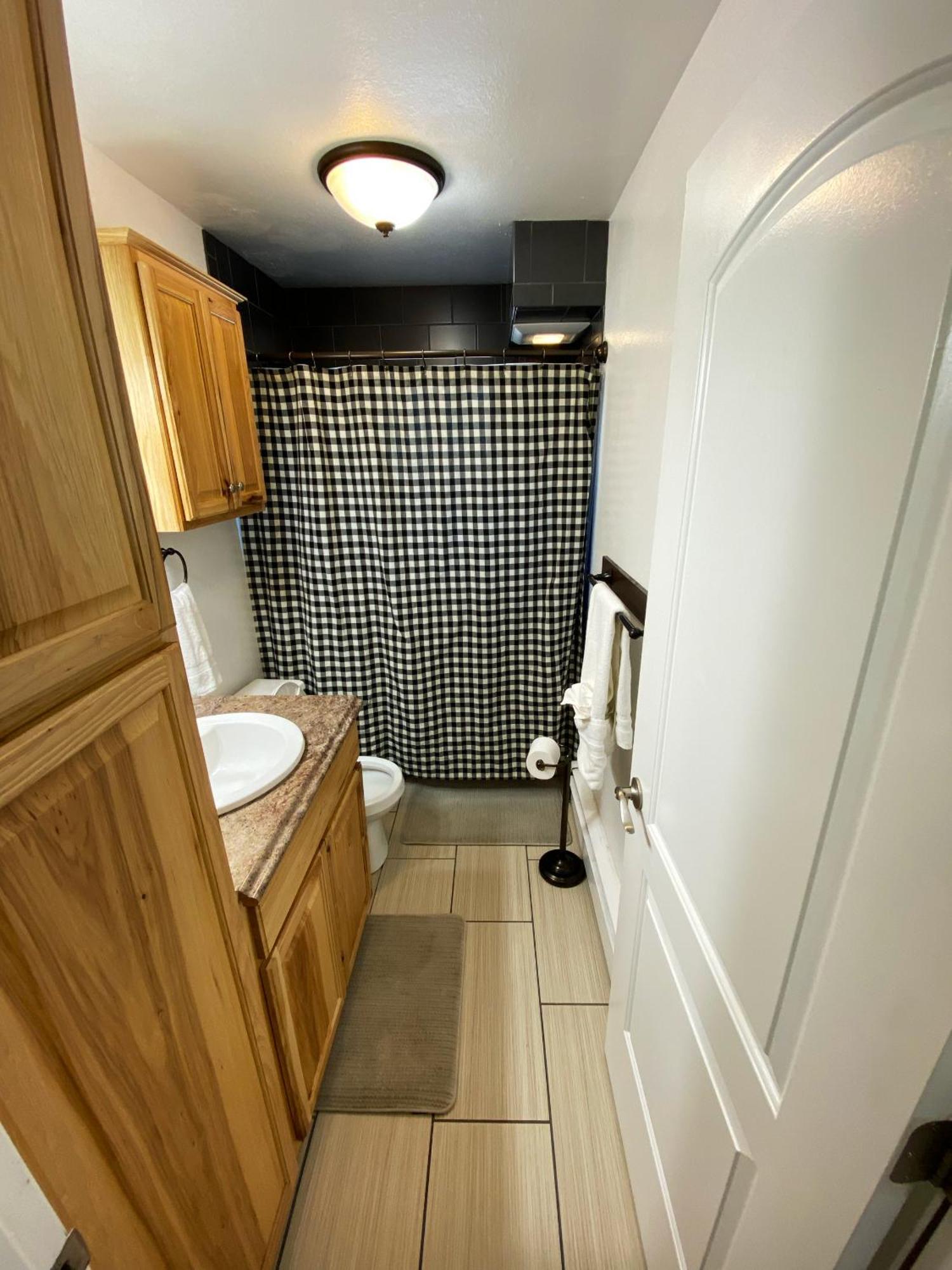 Stay Anchorage! Furnished Two Bedroom Apartments With High Speed Wifi Buitenkant foto